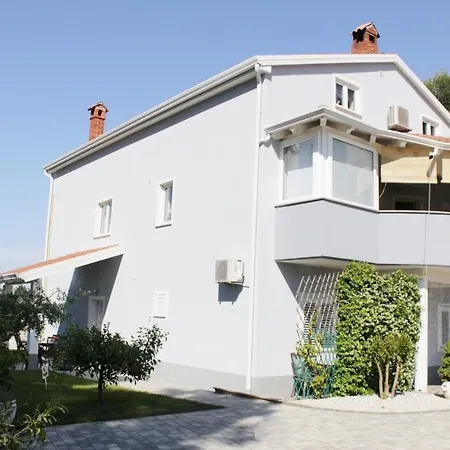Διαμέρισμα With Parking Space Basanija, Umag - 27195 *