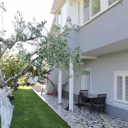 Apartmán With Parking Space Basanija, Umag - 27195 Savudrija